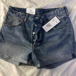 H&M NWT Button Up Denim High Wasted Shorts